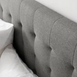 Lit Capitonné Almonte -Promos Déco Vestiaire Boutique 1000131989 191031 06201400010 DETAILS P000000001000131989