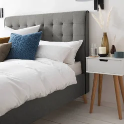 Lit Capitonné Almonte -Promos Déco Vestiaire Boutique 1000131989 191031 06201400011 DETAILS P000000001000131989