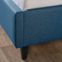 Lit Capitonnée Monteverde 27 Lit Capitonnée Monteverde -Promos Déco Vestiaire Boutique 1000176450 190628 16023500022 GALLERYIMAGES P000000001000176450