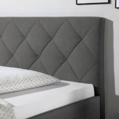 Lit Capitonnée Monteverde 20 Lit Capitonnée Monteverde -Promos Déco Vestiaire Boutique 1000176470 190628 16024400130 GALLERYIMAGES P000000001000176470