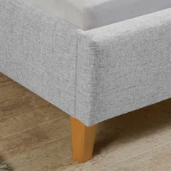 Lit Capitonnée Havdrup 36 Lit Capitonnée Havdrup -Promos Déco Vestiaire Boutique 1000176500 190628 16025700285 GALLERYIMAGES P000000001000176500