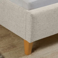 Lit Capitonnée Havdrup 31 Lit Capitonnée Havdrup -Promos Déco Vestiaire Boutique 1000176528 190628 16030700396 GALLERYIMAGES P000000001000176528