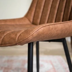 Chaises Capitonnées Vinni (lot De 2) -Promos Déco Vestiaire Boutique 1000274883 220517 035 DETAILS P000000001000274883