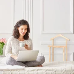 Valet De Chambre En Bois Sur Pied -Promos Déco Vestiaire Boutique 25665d285c0141d7be981793ba02d6e3