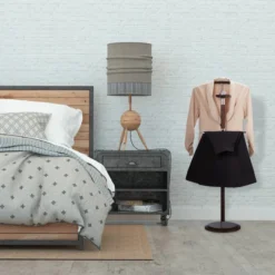 Valet De Chambre Avec Support 12 Valet De Chambre Avec Support -Promos Déco Vestiaire Boutique 388a05bd29f040ae8cd5d1bf584a3ed3