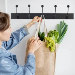 Portemanteau Mural à 5 Crochets Noir -Promos Déco Vestiaire Boutique 81f8eeae5d814b388c4b62084a8a7e87