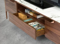 Meuble TV En Bois De Noyer -Promos Déco Vestiaire Boutique 835e115551c045df8329279de8334422