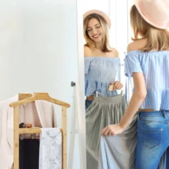 Valet De Chambre à Roulettes 12 Valet De Chambre à Roulettes -Promos Déco Vestiaire Boutique 8d0e1ac49cd4498c99591972793ad557