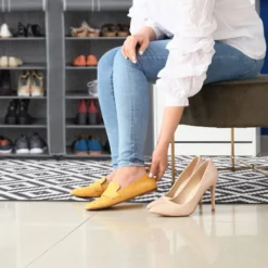 Meuble à Chaussures Tissu -Promos Déco Vestiaire Boutique b4ab18d80e0f4388a8c2ca34482f98c3