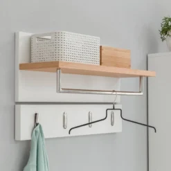 Porte-manteaux Mural LINDHOLM -Promos Déco Vestiaire Boutique wandgarderobe lindholm eiche massiv matt weiss 3702045